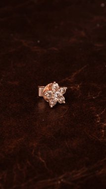 Şık ve Zarif Altın Elmas Mücevherler