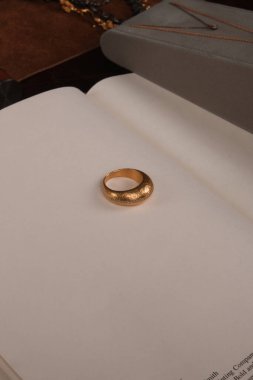 Şık ve Zarif Altın Elmas Mücevherler