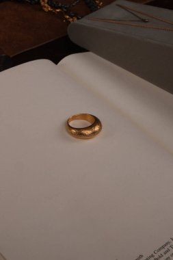 Şık ve Zarif Altın Elmas Mücevherler