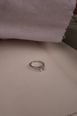 Şık ve Zarif Altın Elmas Mücevherler