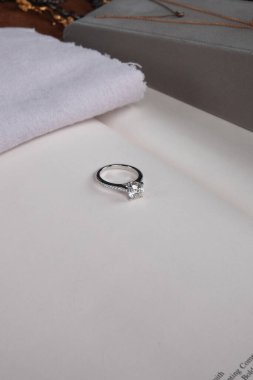 Şık ve Zarif Altın Elmas Mücevherler