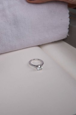 Şık ve Zarif Altın Elmas Mücevherler