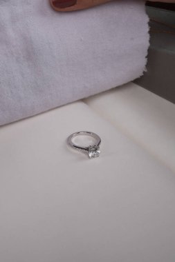 Şık ve Zarif Altın Elmas Mücevherler