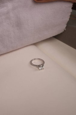 Şık ve Zarif Altın Elmas Mücevherler