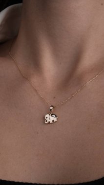 Zarif El yapımı Altın ve Elmas Mücevherler