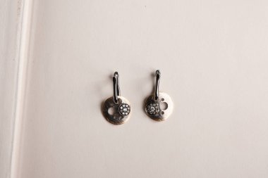 Zarif El yapımı Altın ve Elmas Mücevherler