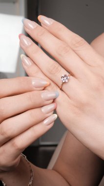 Zarif El yapımı Altın ve Elmas Mücevherler