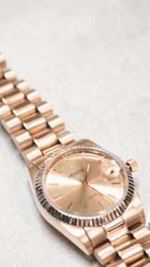 Zarif El yapımı Altın ve Elmas Mücevherler