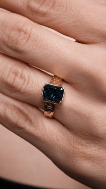 Güzel Mücevher Koleksiyonu: Elmaslar ve Altın Mücevherler