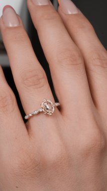 Güzel Mücevher Koleksiyonu: Elmaslar ve Altın Mücevherler