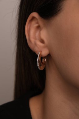 Güzel Mücevher Koleksiyonu: Elmaslar ve Altın Mücevherler