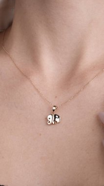 Güzel Mücevher Koleksiyonu: Elmaslar ve Altın Mücevherler