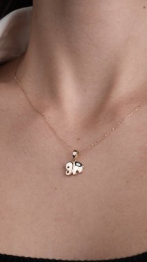 Güzel Mücevher Koleksiyonu: Elmaslar ve Altın Mücevherler