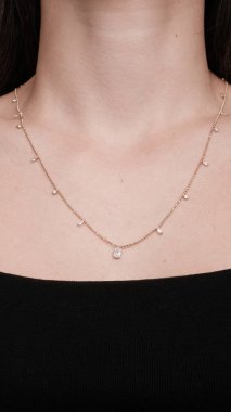 Güzel Mücevher Koleksiyonu: Elmaslar ve Altın Mücevherler