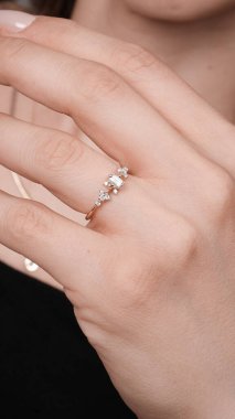 Güzel Mücevher Koleksiyonu: Elmaslar ve Altın Mücevherler