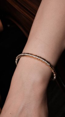 Güzel Mücevher Koleksiyonu: Elmaslar ve Altın Mücevherler