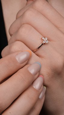 Güzel Mücevher Koleksiyonu: Elmaslar ve Altın Mücevherler