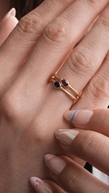 Güzel Mücevher Koleksiyonu: Elmaslar ve Altın Mücevherler