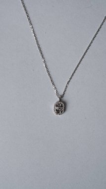 Renkli Taşlı Eşsiz Altın ve Elmas Mücevherler