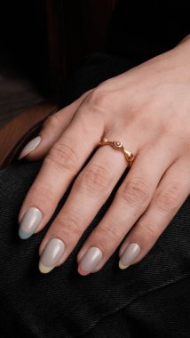 Renkli Taşlı Eşsiz Altın ve Elmas Mücevherler