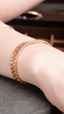 Renkli Taşlı Eşsiz Altın ve Elmas Mücevherler