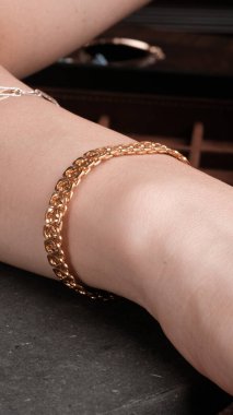 Renkli Taşlı Eşsiz Altın ve Elmas Mücevherler