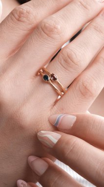 Renkli Taşlı Eşsiz Altın ve Elmas Mücevherler