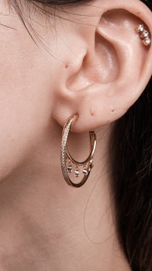 Renkli Taşlı Eşsiz Altın ve Elmas Mücevherler