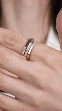 Parlak Elmaslı Görkemli Altın Mücevherler