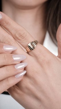 Parlak Elmaslı Görkemli Altın Mücevherler