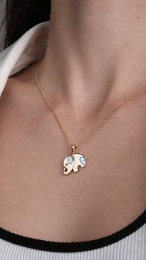 Parlak Elmaslı Görkemli Altın Mücevherler