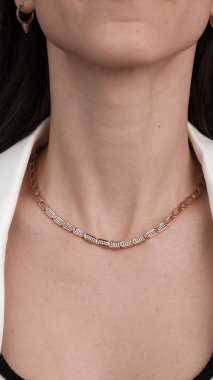 Parlak Elmaslı Görkemli Altın Mücevherler