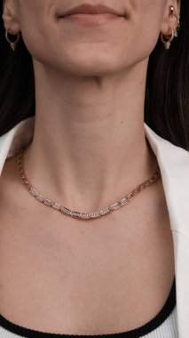 Parlak Elmaslı Görkemli Altın Mücevherler