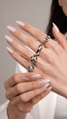 Parlak Elmaslı Görkemli Altın Mücevherler