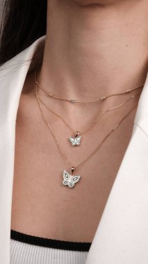 Parlak Elmaslı Görkemli Altın Mücevherler