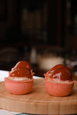 Kremalı Light ve Yumuşak Fransız Eklemeleri