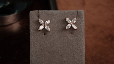 Özel Anlar İçin Özel Yapım Altın ve Elmas Mücevherler