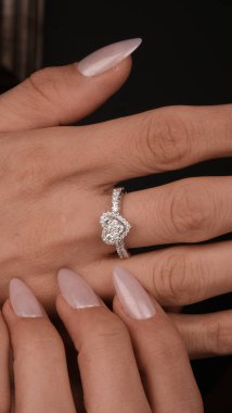 Özel Anlar İçin Özel Yapım Altın ve Elmas Mücevherler