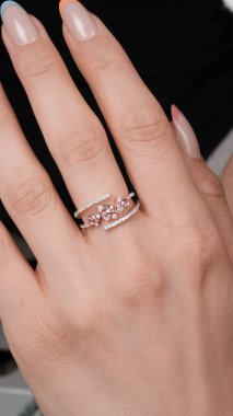 Özel Anlar İçin Özel Yapım Altın ve Elmas Mücevherler