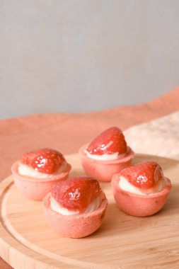 Kremalı Light ve Yumuşak Fransız Eklemeleri