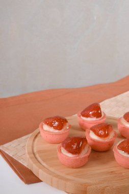 Kremalı Light ve Yumuşak Fransız Eklemeleri