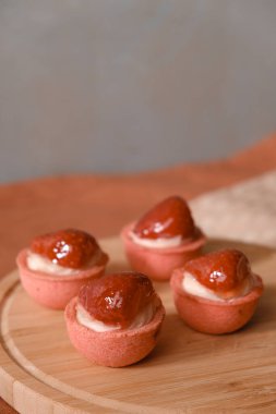 Kremalı Light ve Yumuşak Fransız Eklemeleri