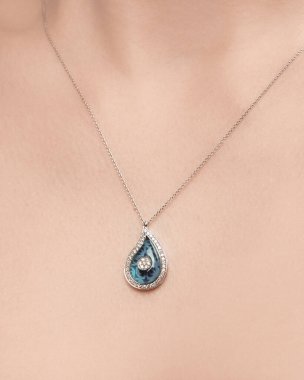 Altından ve elmaslardan oluşan Ebedi Mücevher Tasarımı