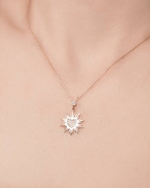 Altından ve elmaslardan oluşan Ebedi Mücevher Tasarımı