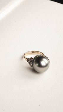 Güzel Altın ve Elmas Kokteyl Mücevherleri