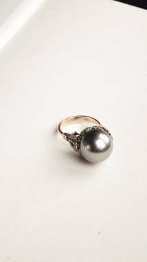 Güzel Altın ve Elmas Kokteyl Mücevherleri