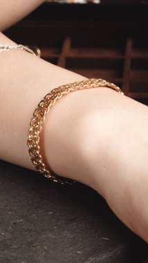 Altın ve Elmaslı Parlak Gemstone Mücevherleri