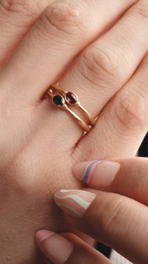 Altın ve Elmaslı Parlak Gemstone Mücevherleri