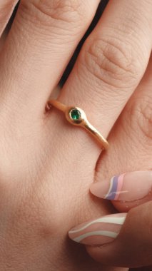 Altın ve Elmaslı Parlak Gemstone Mücevherleri