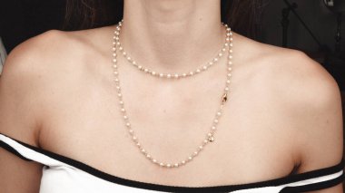 Altın ve Elmaslı Parlak Gemstone Mücevherleri